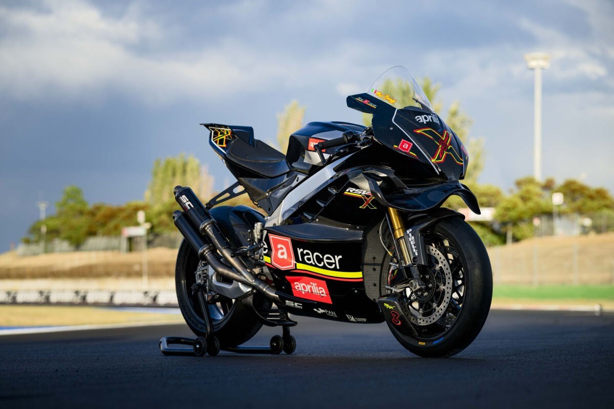 Volete comprare una MotoGP? Adesso c'è l'Aprilia RSV4 X ex3ma